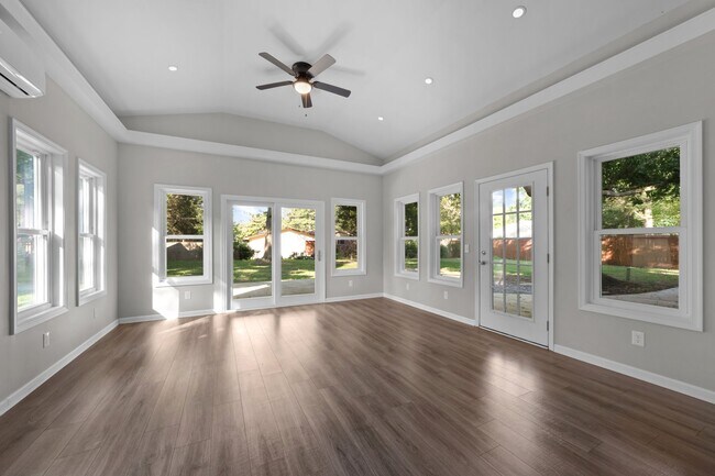 Building Photo - 435 Currituck Dr