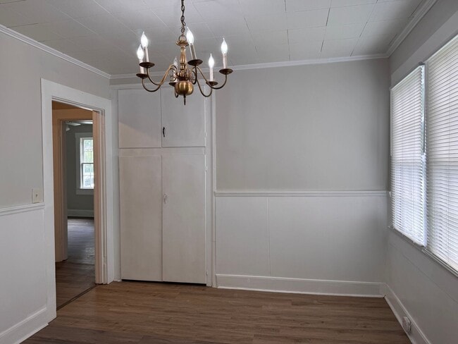 Building Photo - 422 S Wadesboro Blvd