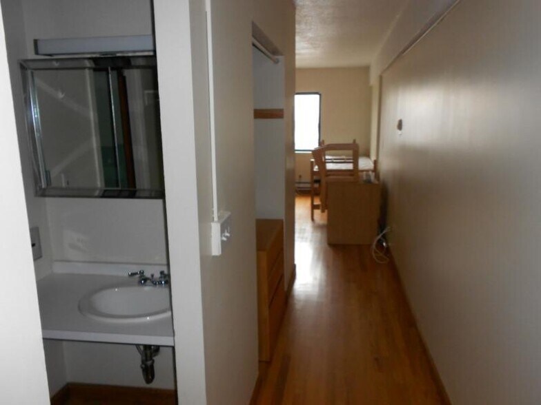 Building Photo - 1110 Commonwealth Ave