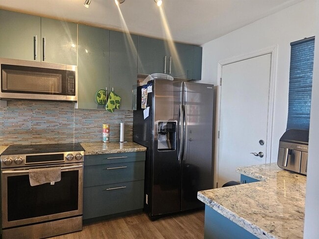 Building Photo - 1780 NE 191st St