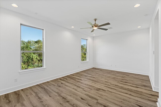 Building Photo - 5610 Savyon Dr