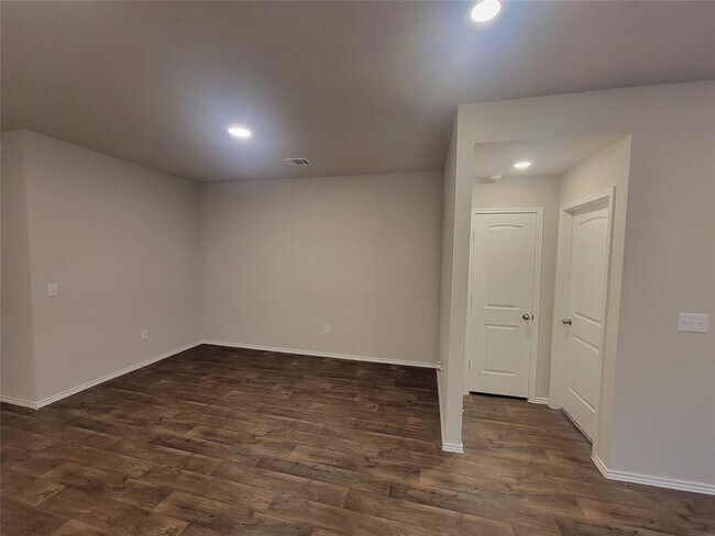 Building Photo - 5901 Berriweather Dr