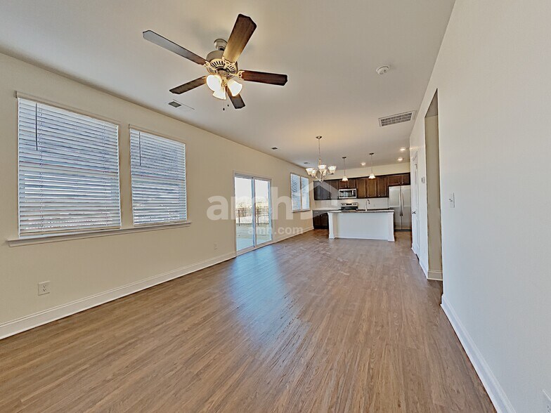 Building Photo - 108 Everett Park Dr