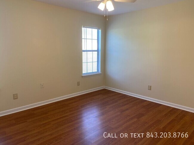 Building Photo - 410 Erskine St