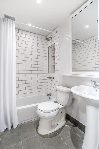 Building Photo - 36 W 26th St