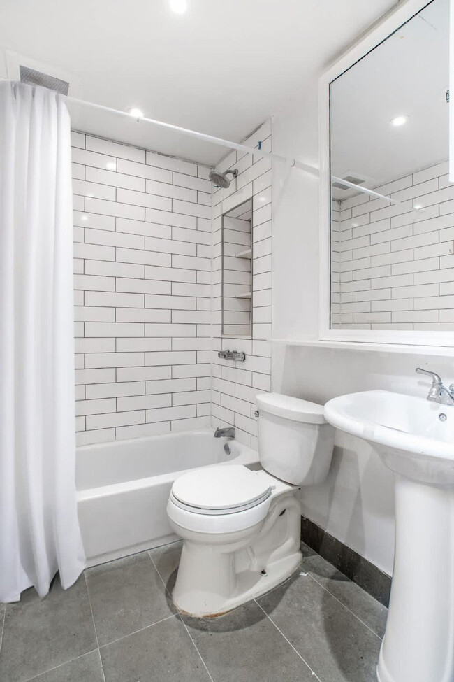 Building Photo - 36 W 26th St