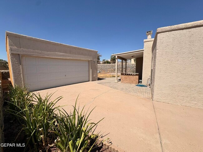 Building Photo - 7148 Villa Hermosa Dr