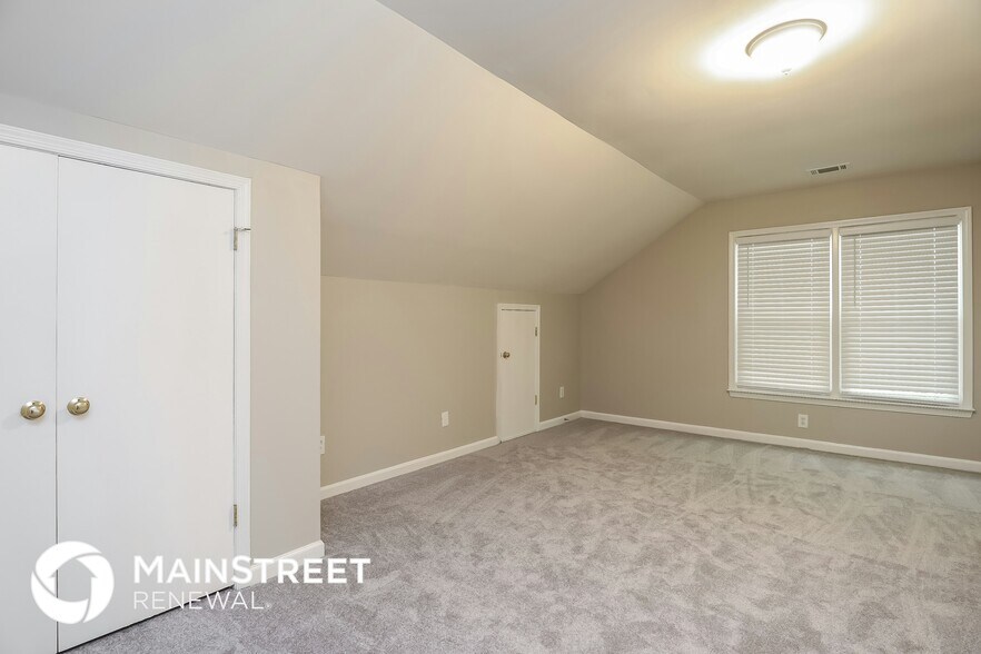 Building Photo - 1511 Groveland Trail