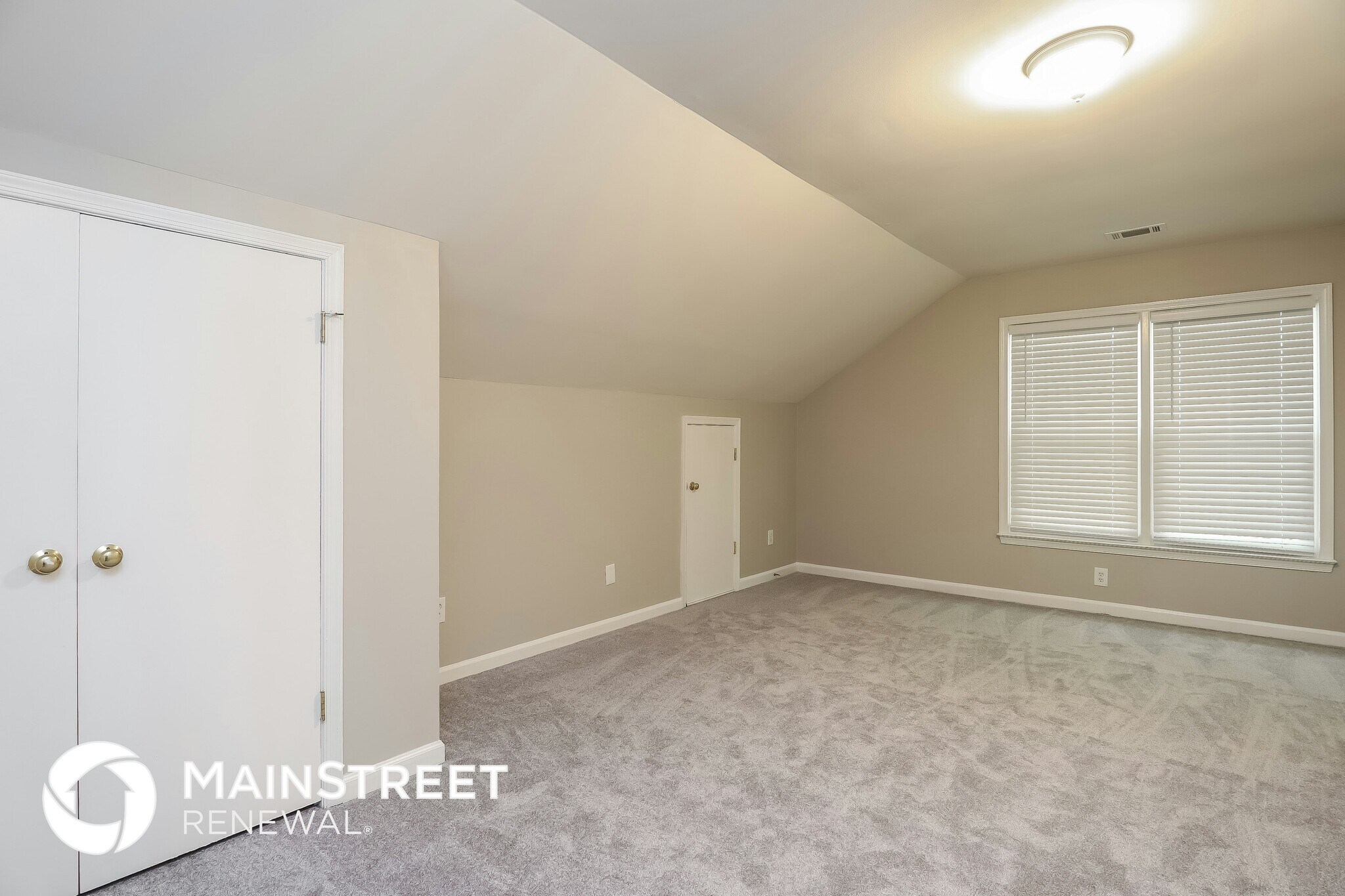 Building Photo - 1511 Groveland Trail