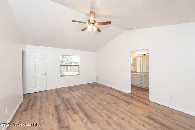 Building Photo - 2202 Appalachian Dr