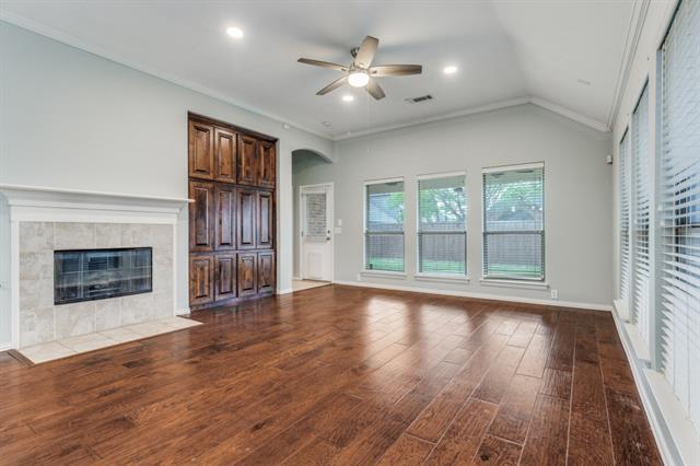 Building Photo - 2472 Deerwood Dr