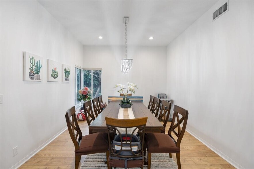 Building Photo - 5460 NW 38th Ter