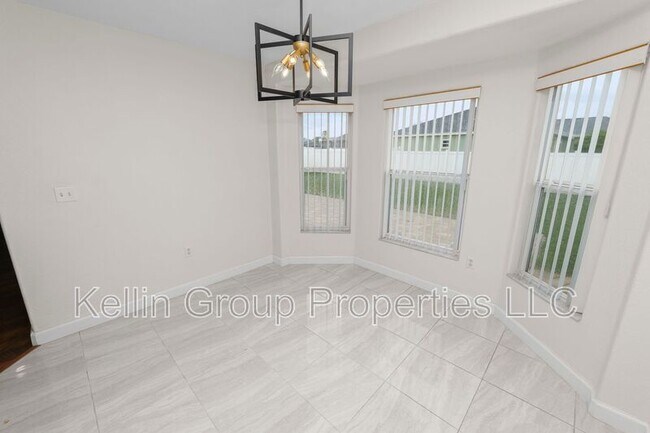 Building Photo - 3284 Sanoma Dr