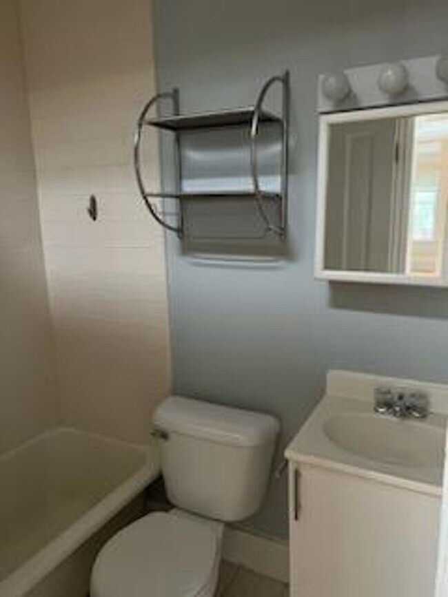 Building Photo - 145 E Front St