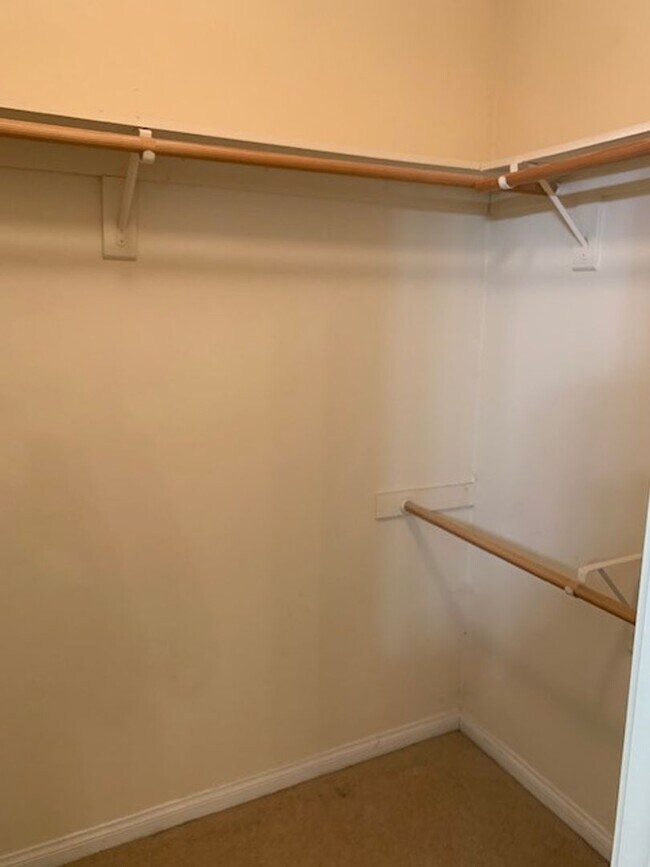 Building Photo - 9805 Paper Moon Way