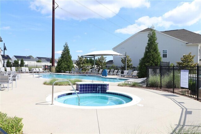 Building Photo - 2936 Baronial St