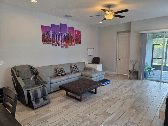 Building Photo - 6123 Voyagers Pl