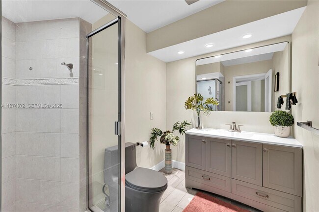 Building Photo - 5706 Guava Dr