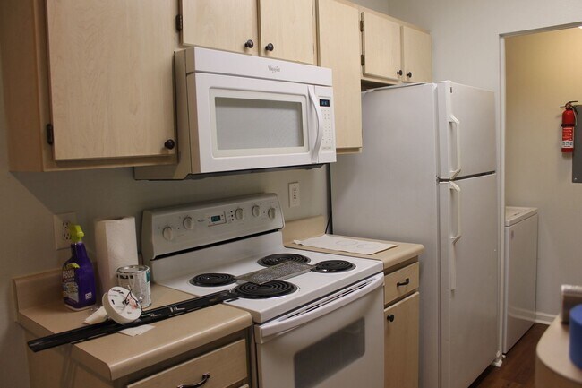 Building Photo - Updated Apartment in Plantation Point