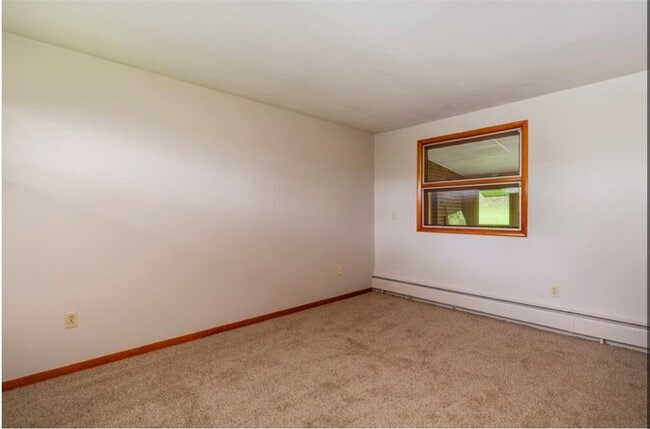 Building Photo - 120 Donovan Dr