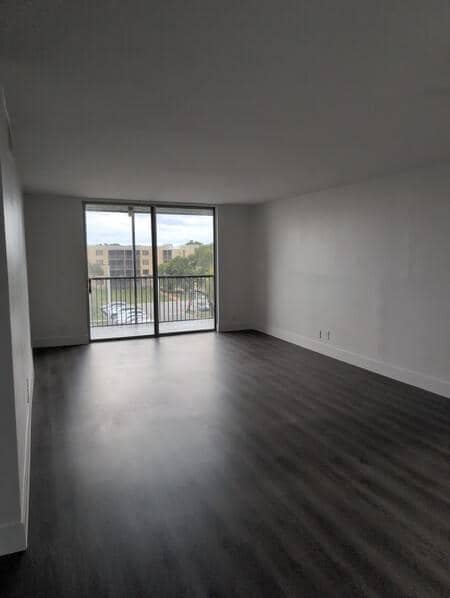 Building Photo - 1.0 bedroom in Lauderdale Lakes Florida 33311