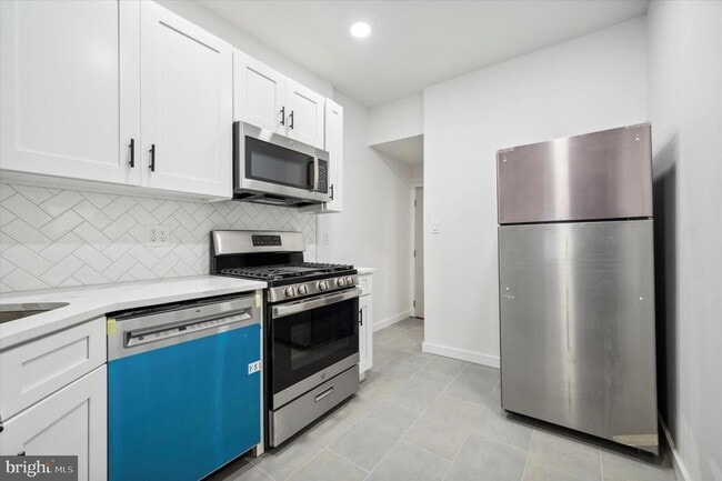 Building Photo - 1853 Tulip St