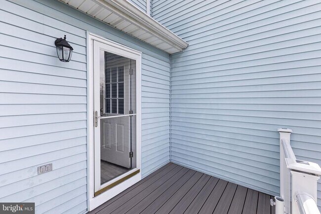 Building Photo - 219 Liberty Dr