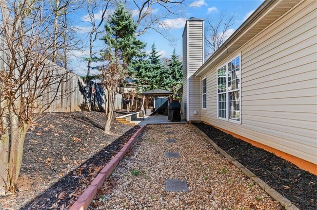 Building Photo - 5720 Crow Dr