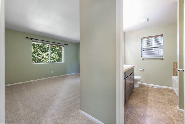 Building Photo - 1094 Ebbets Dr