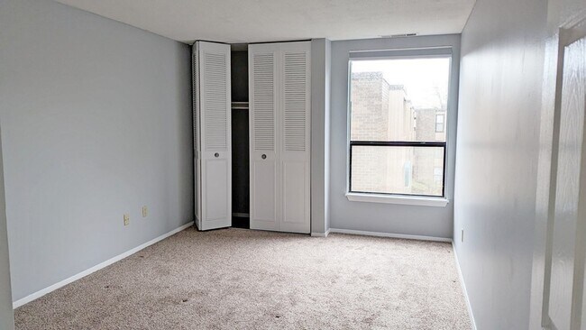 Building Photo - 60 Shrewsbury Green Dr