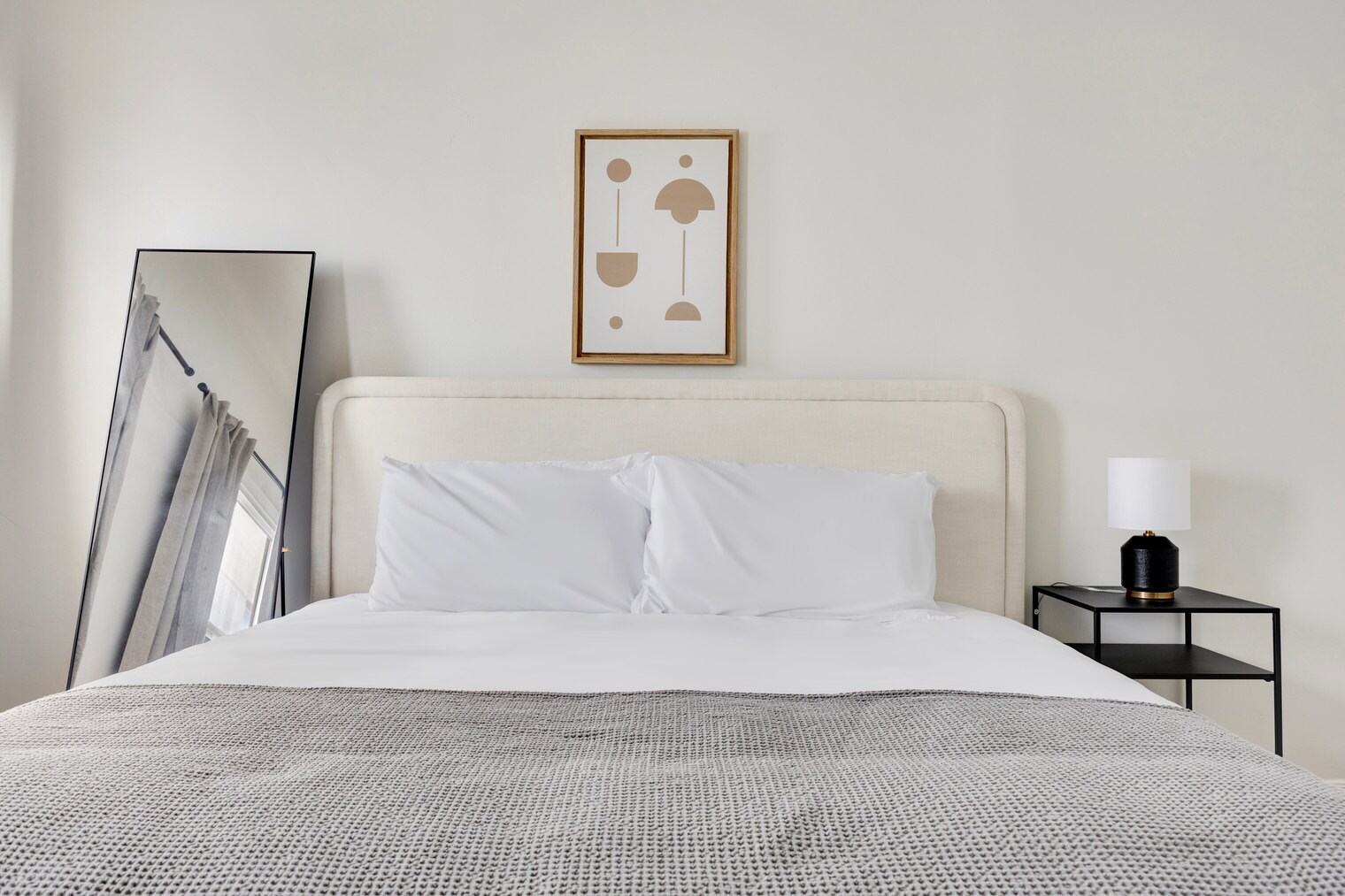 Building Photo - 135 S Reeves Dr