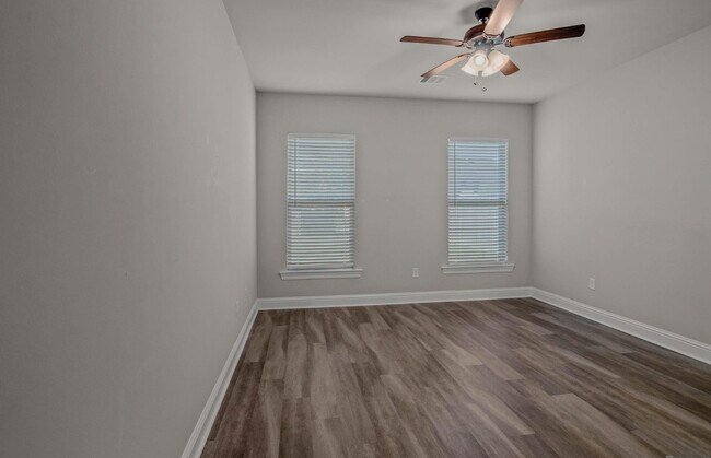 Building Photo - 7324 Kenilworth Crossing Ave