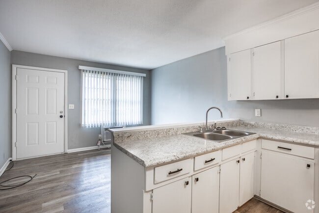 1BR, 1BA - 450SF - Ashley Oaks