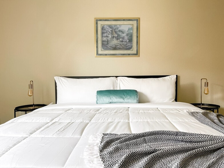 Building Photo - 12701 N Pennsylvania Ave