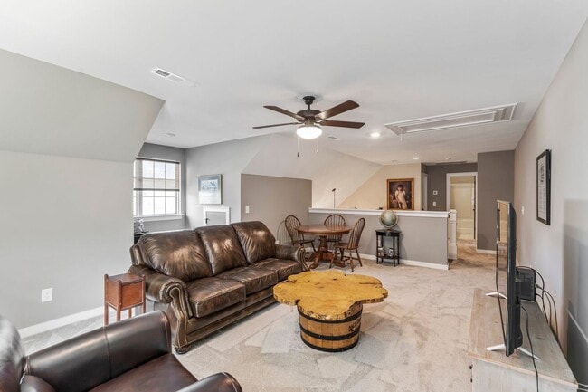 Building Photo - Spotless rental home in the highly sought-after McDaniels neighborhood in College Grove