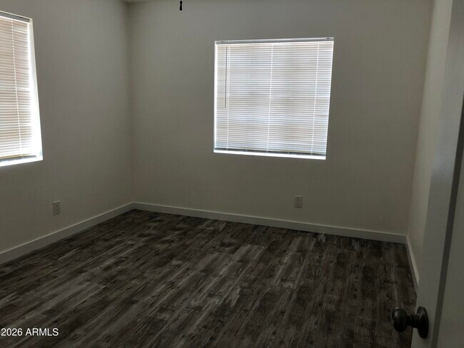 Building Photo - 326 W Highland Ave