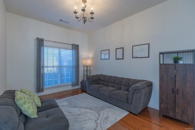 Building Photo - 616 Castle Brook Dr