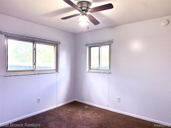 Building Photo - 1245 Derby Rd