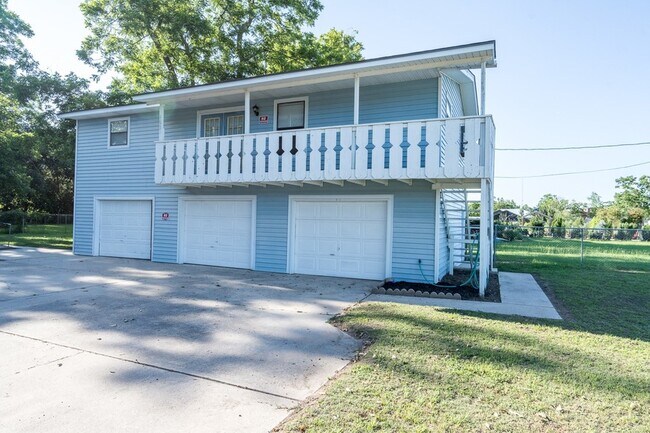Building Photo - 15602 Treichel Rd
