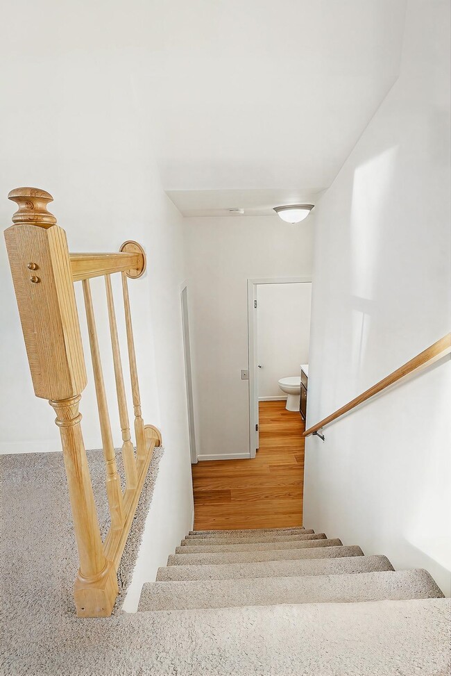 Building Photo - 1302 N Gammon Rd