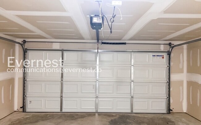 Building Photo - 4-Bed/ 2-Bath Home/Pet Friendly/ Voucher Accepted/Available Now!