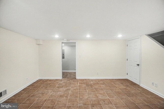 Building Photo - 4885 S 28th St