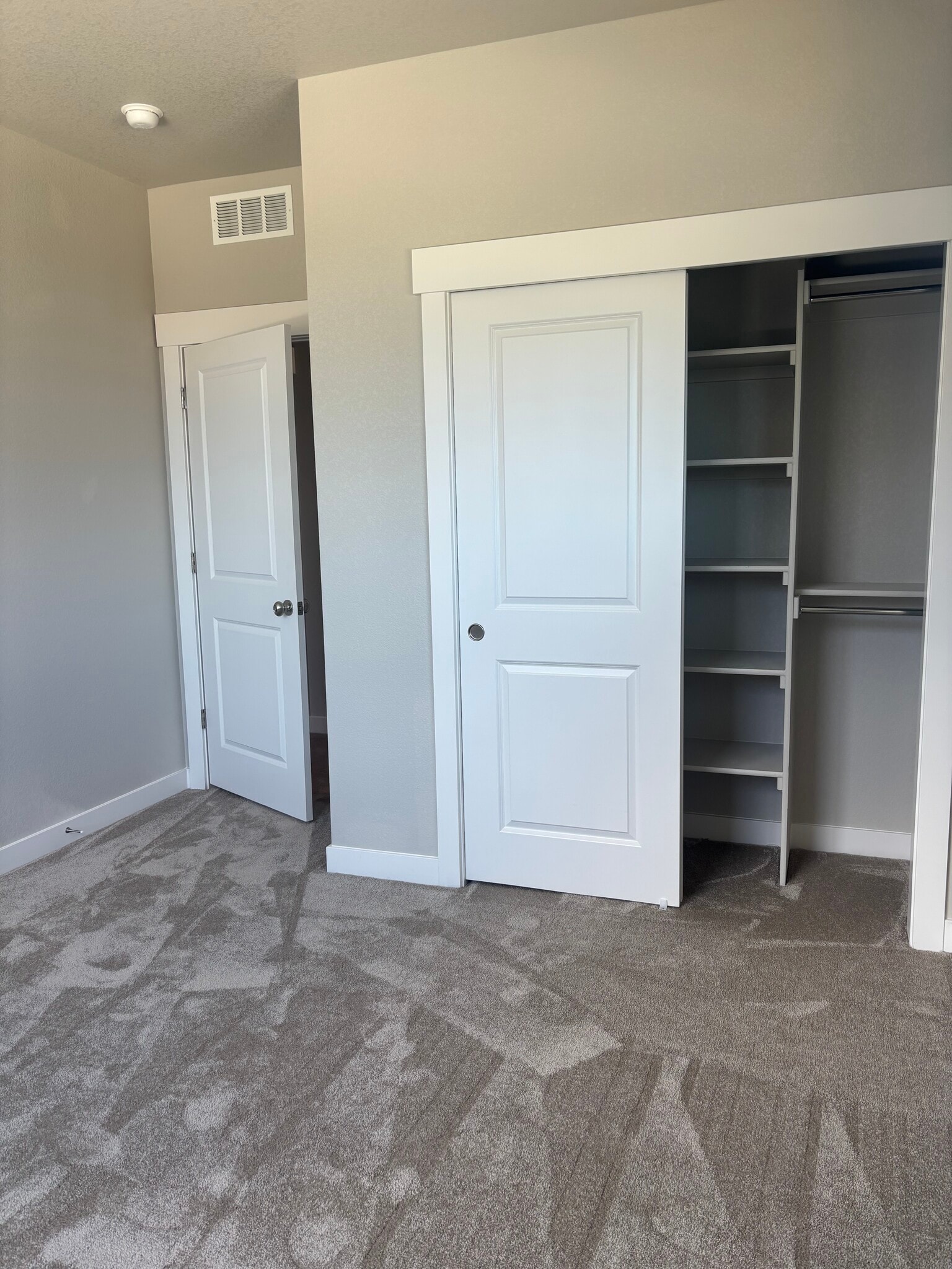 Building Photo - 3495 Grayling Dr