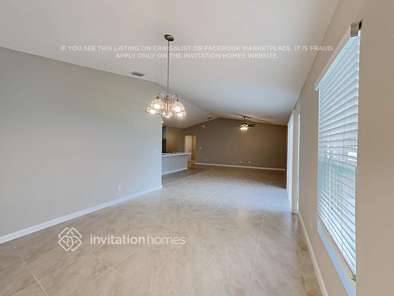 Building Photo - 4580 SW Darwin Blvd