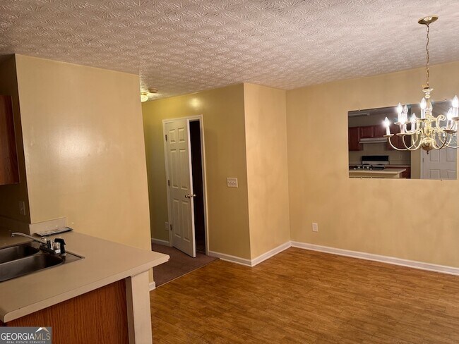 Building Photo - 5853 Strathmoor Manor Cir