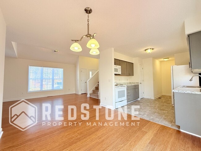 Building Photo - 131 Hoskins Cir