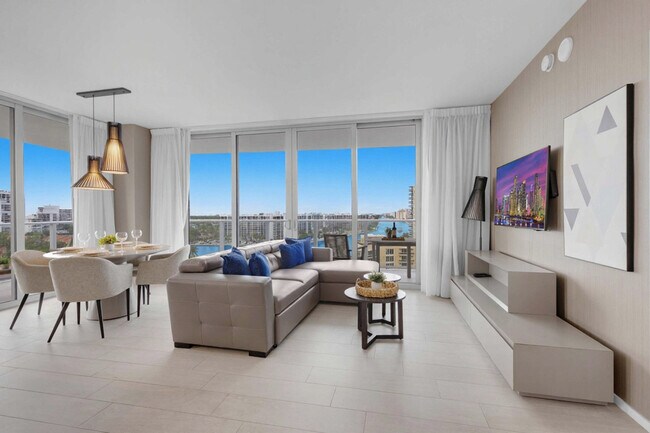 Building Photo - 4010 S Ocean Dr
