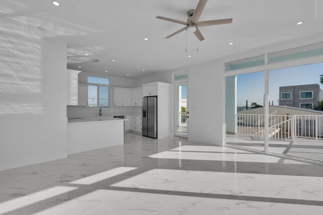 Building Photo - 31368 Ave I