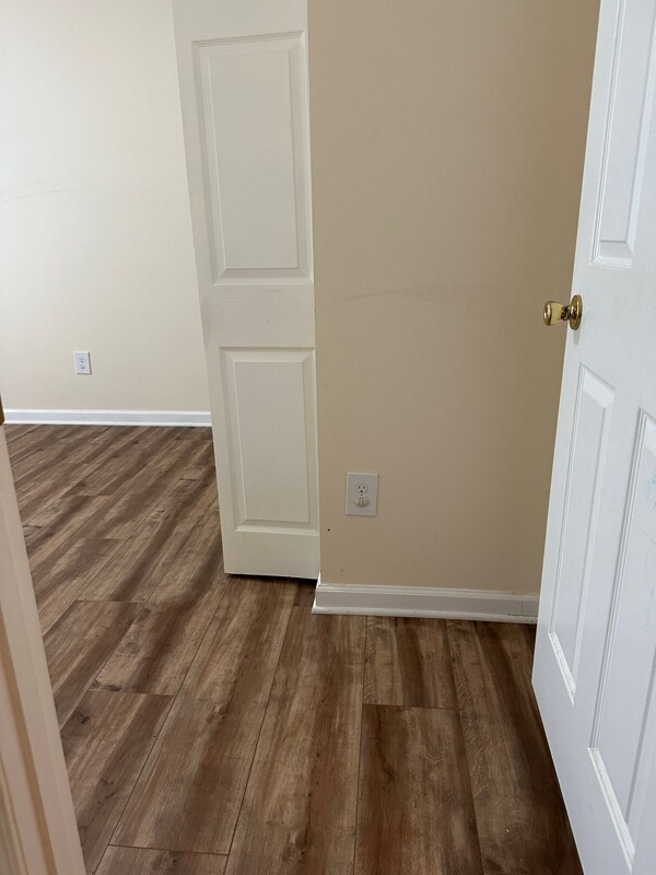 Building Photo - 2837 Cambridge Dr