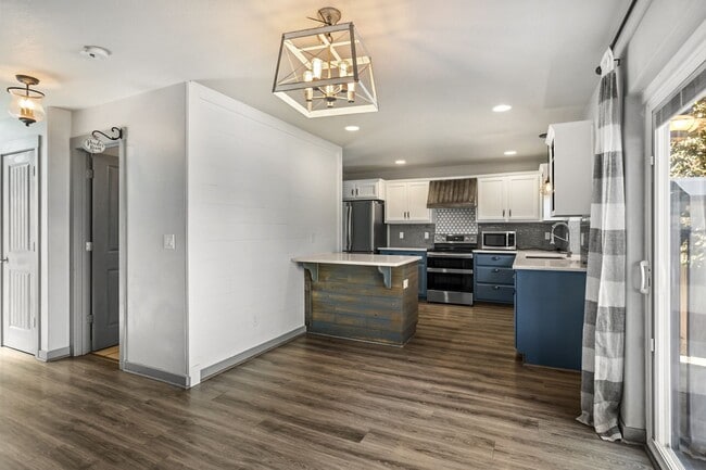 Building Photo - Exquisite 4 Bed, 2.5 Bath Redmond Retreat: Endless Backyard Amenities, Farmhouse Upgrades, and Tr...